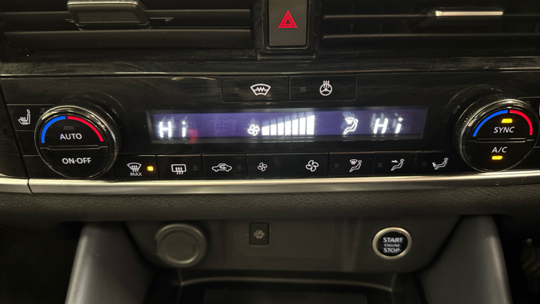 Nissan Qashqai 1.3 DiG-T MH Tekna 5dr Petrol Hatchback